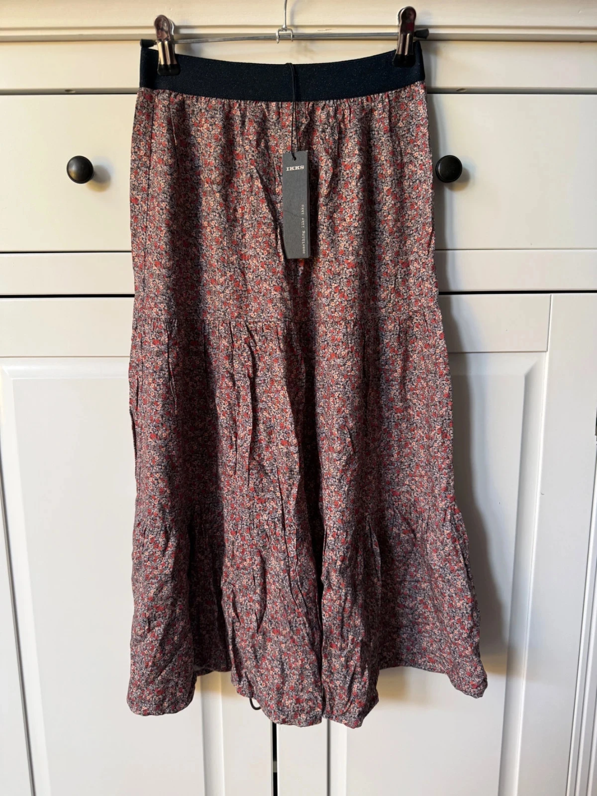 Jupe fille Ikks fleuri Taille 10 ans neuf avec étiquettes